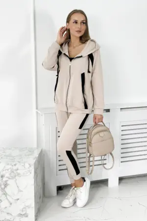 Sports set with stripes beige