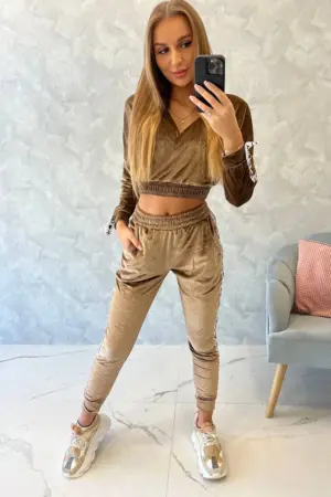 Velor set with Queen inscription cappuccino