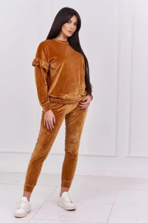 Velor set with frills camel