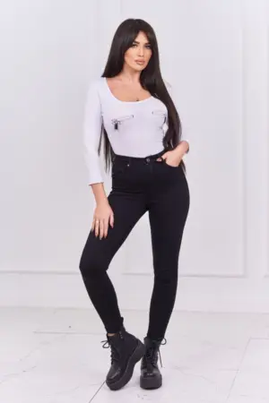 Body blouse with pistols print white