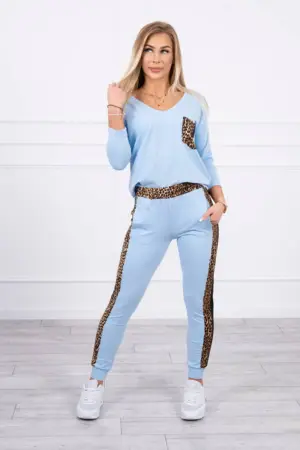 Set with panther motif azure