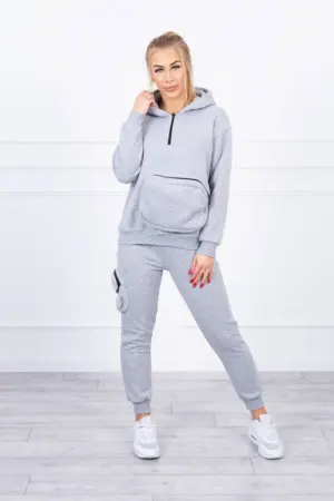 Insulated set with a decorative pocket gray