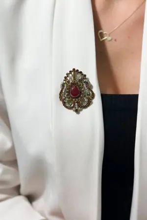 Brooch XZ459-109 gold + red