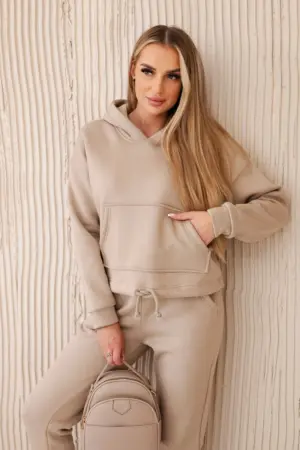 Insulated set with a sweatshirt tied at the bottom light beige